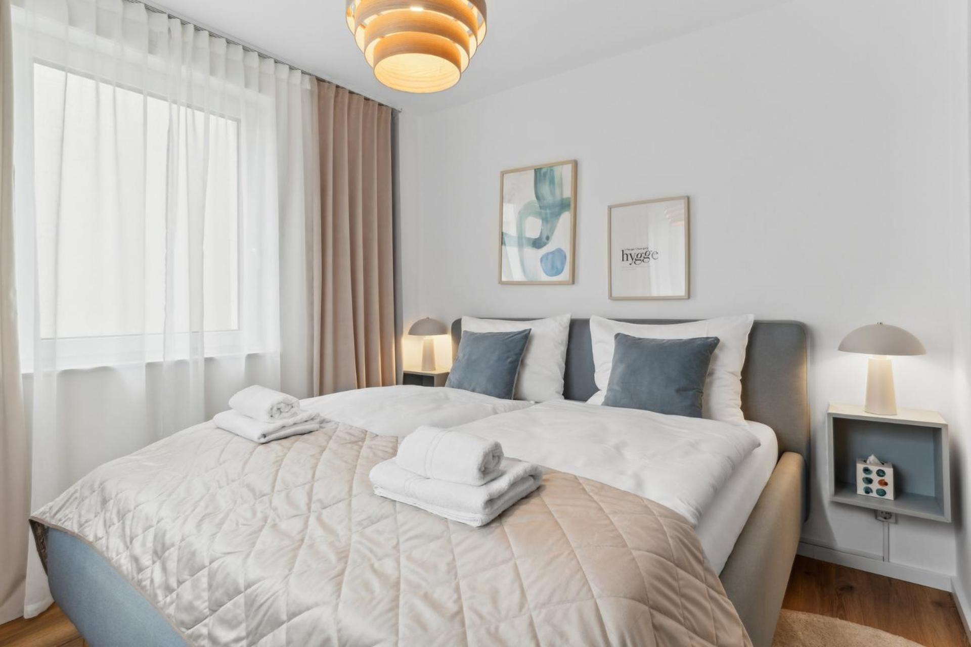 Zwei Apartments Fuer Bis Zu 8 Personen Zentral, Modern, Mit Terrasse & Balkon บีเลอเฟล์ด ภายนอก รูปภาพ