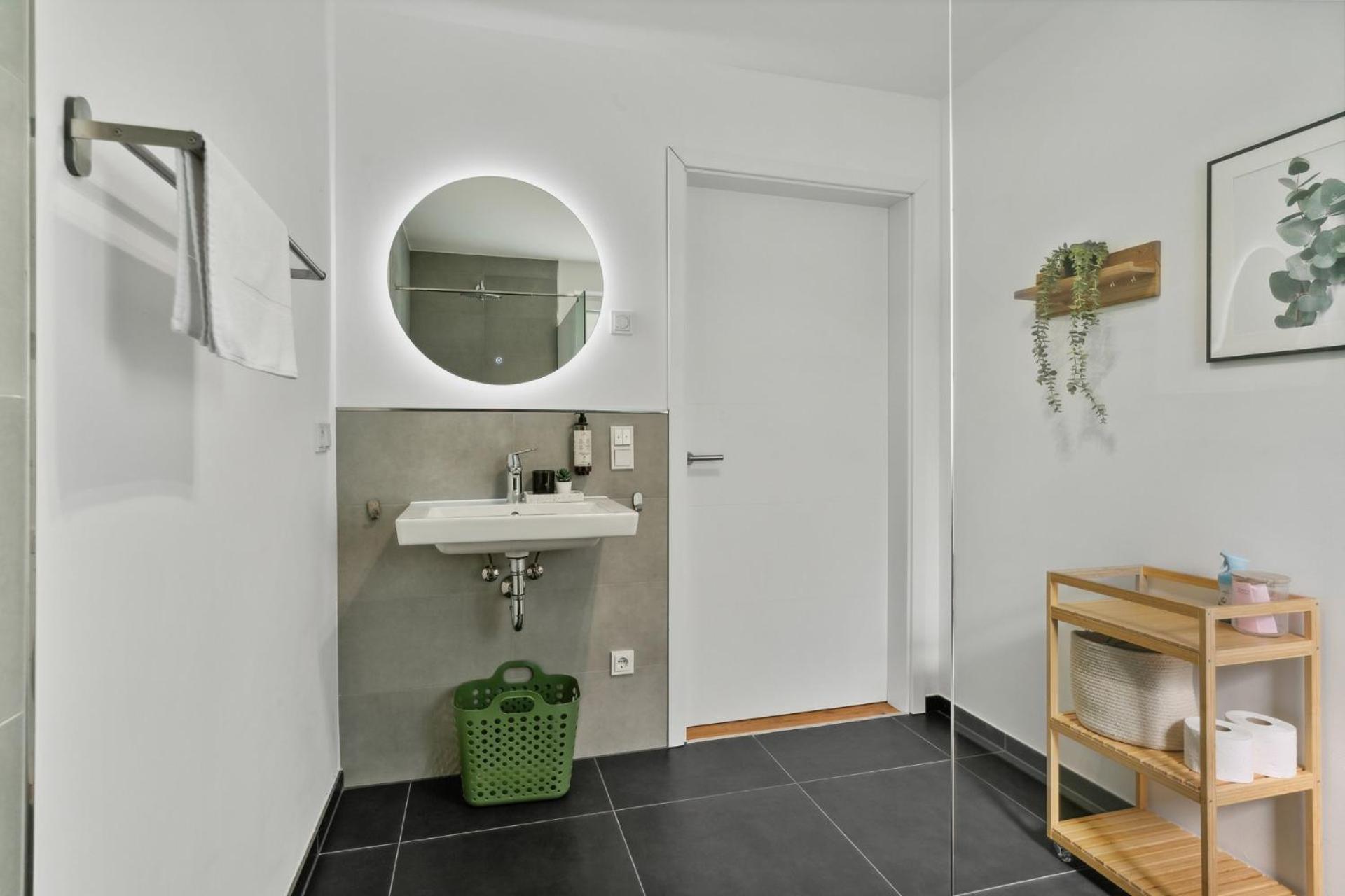 Zwei Apartments Fuer Bis Zu 8 Personen Zentral, Modern, Mit Terrasse & Balkon บีเลอเฟล์ด ภายนอก รูปภาพ