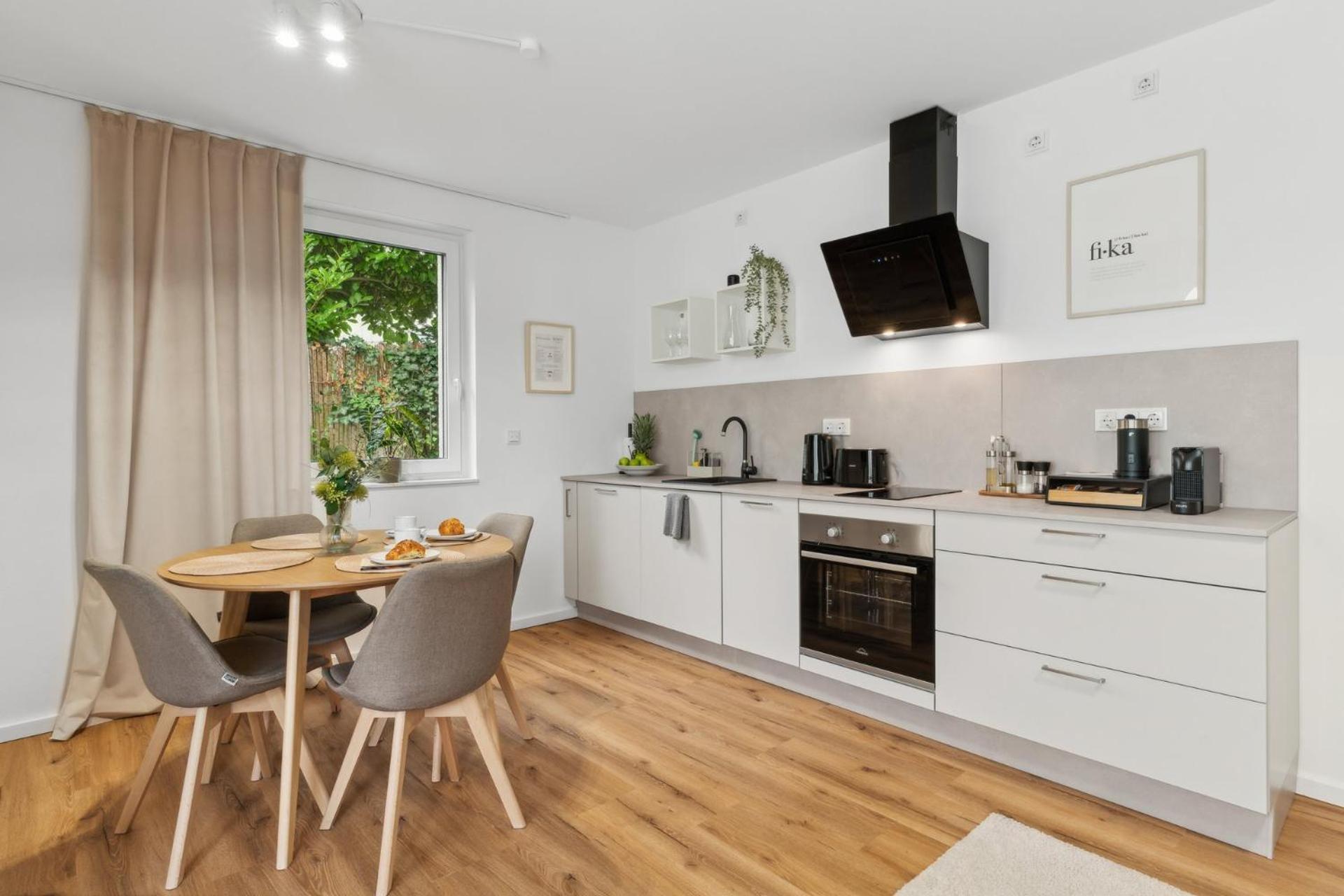 Zwei Apartments Fuer Bis Zu 8 Personen Zentral, Modern, Mit Terrasse & Balkon บีเลอเฟล์ด ภายนอก รูปภาพ