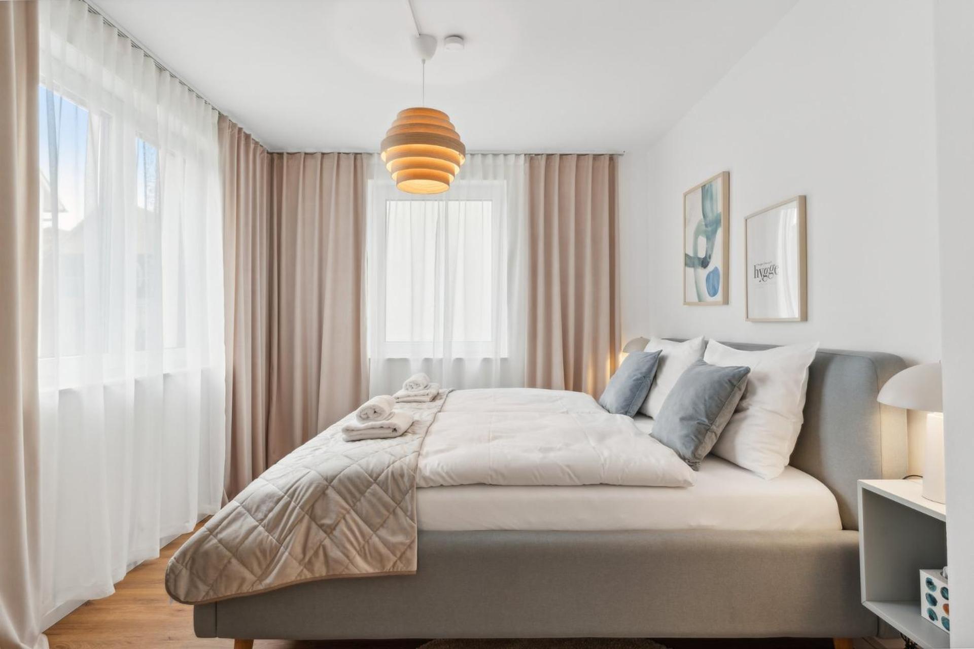 Zwei Apartments Fuer Bis Zu 8 Personen Zentral, Modern, Mit Terrasse & Balkon บีเลอเฟล์ด ภายนอก รูปภาพ