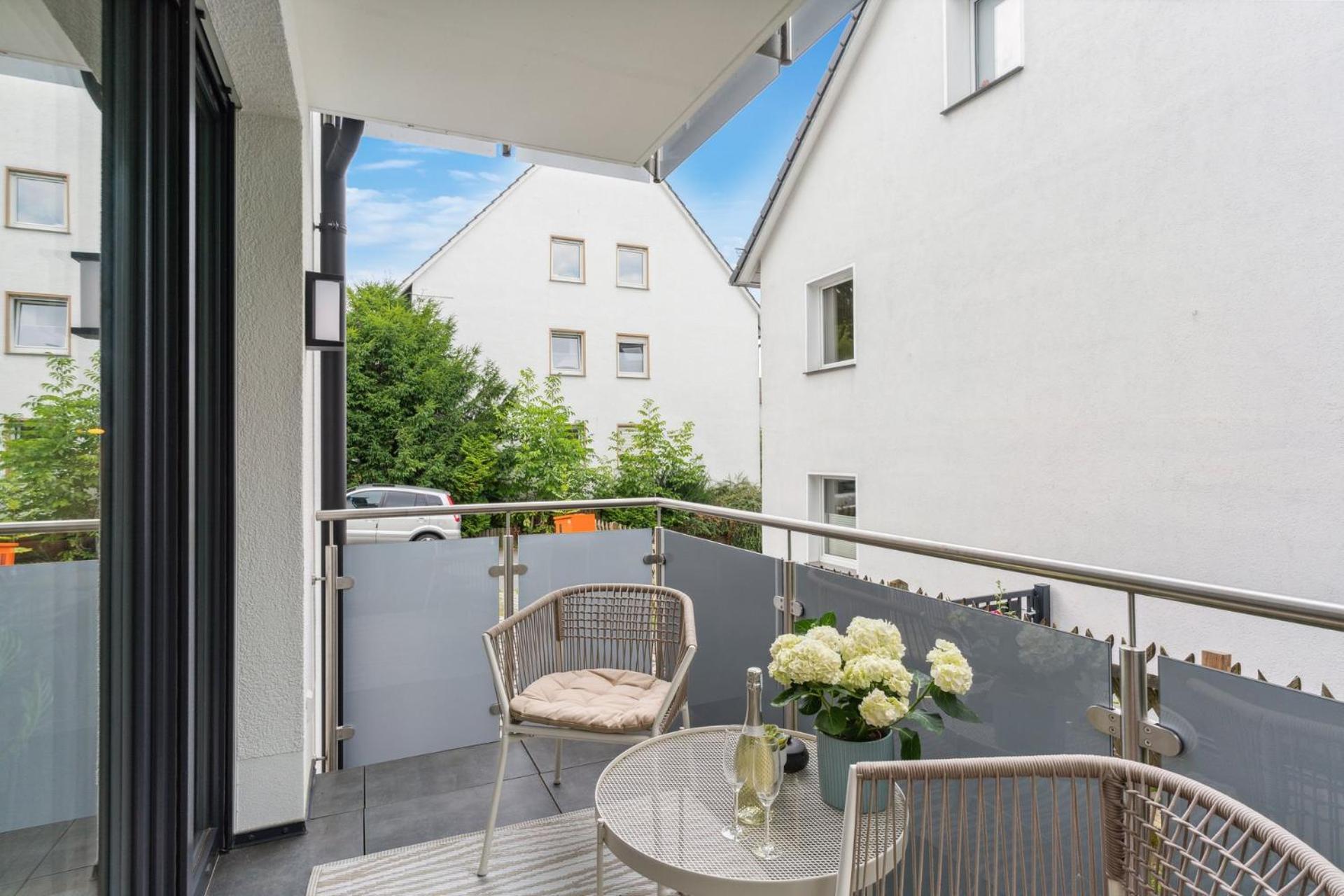 Zwei Apartments Fuer Bis Zu 8 Personen Zentral, Modern, Mit Terrasse & Balkon บีเลอเฟล์ด ภายนอก รูปภาพ